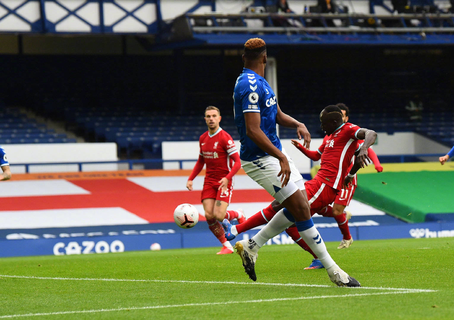 地進入了球 地進入了球